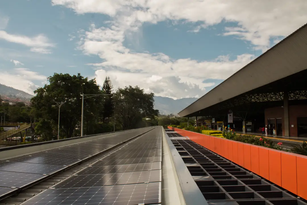 paneles solares Terminales Medellin